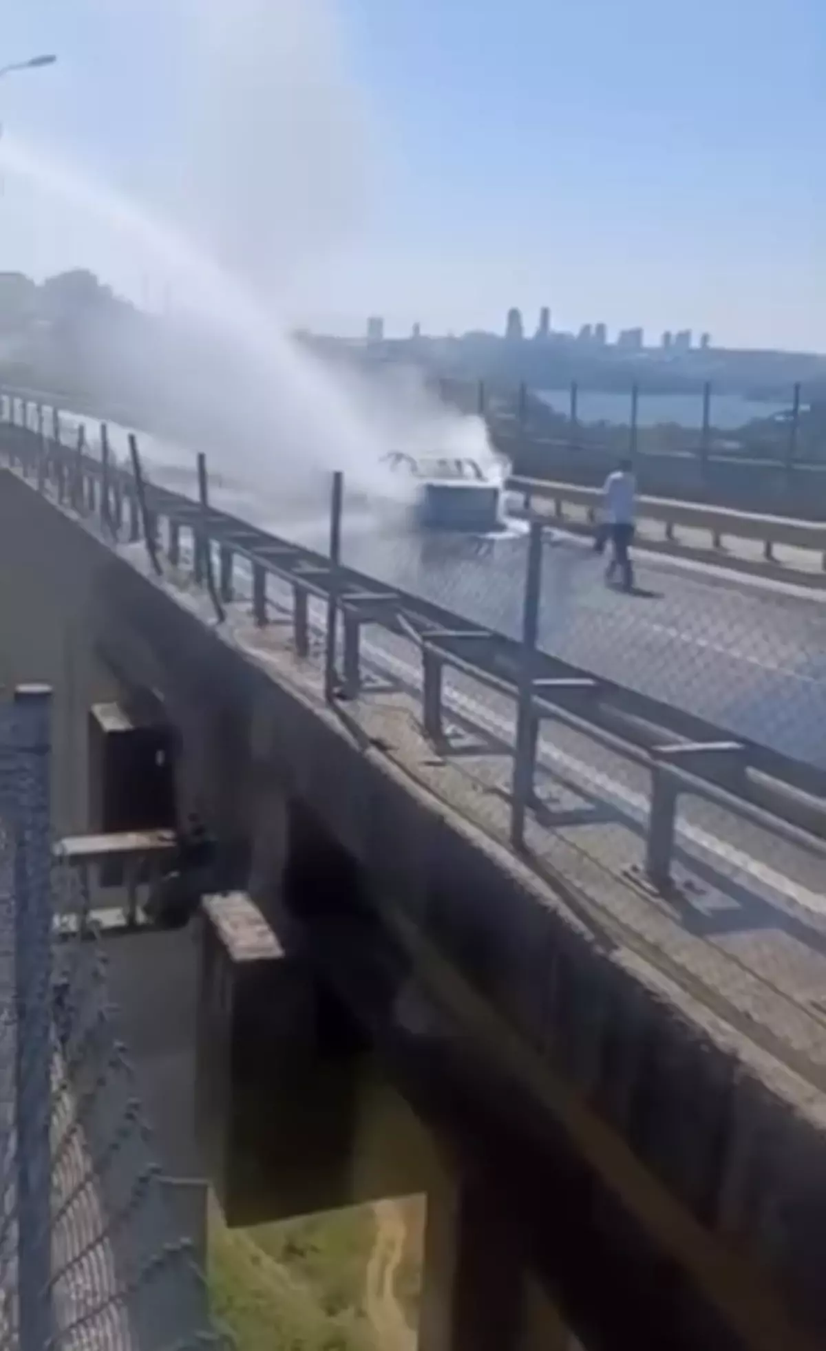 Beykoz Riva Köprüsü'nde Otomobil Yangını