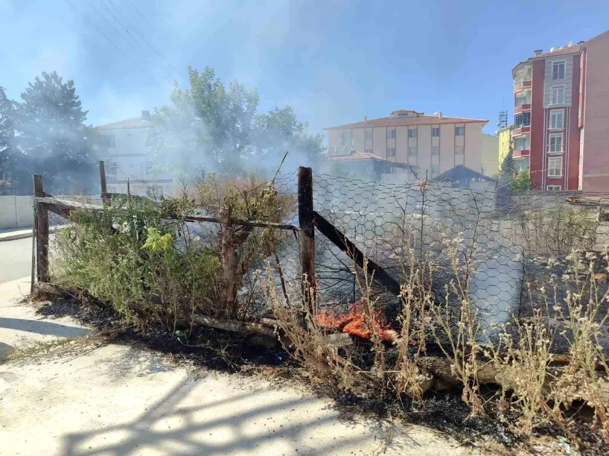 Çorum'da Örtü Yangını Kontrol Altına Alındı