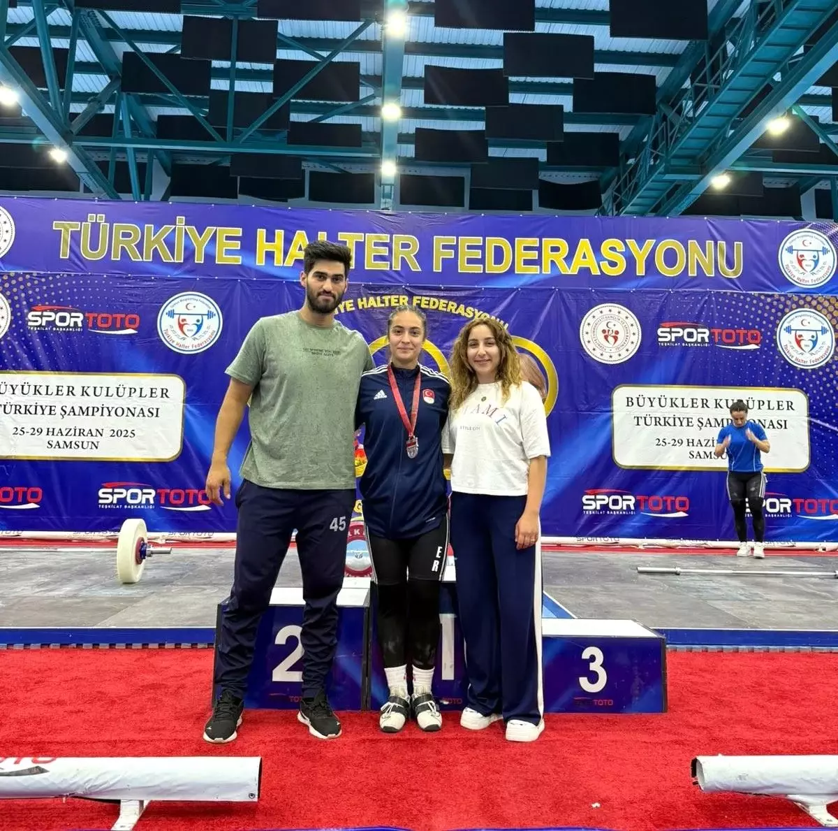 Buse Er, Türkiye Halter Şampiyonası'nda Gümüş Madalya Kazandı