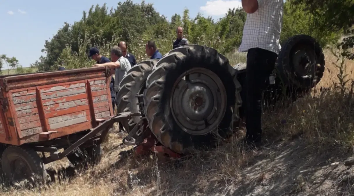 Traktör Devrilmesi Sonucu 78 Yaşındaki Sürücü Hayatını Kaybetti