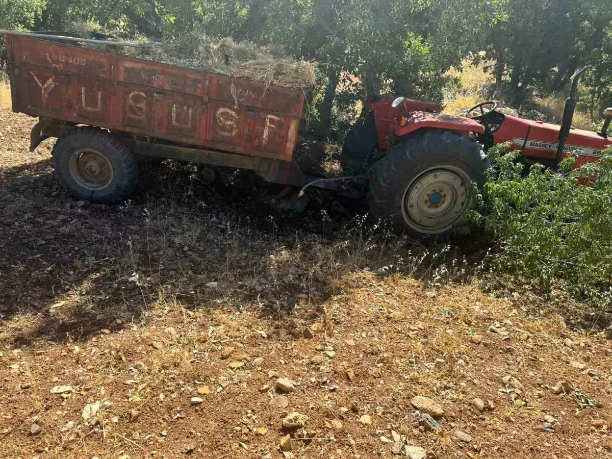 Diyarbakır'da Devriilen Traktör Sürücüsünü Canından Etti