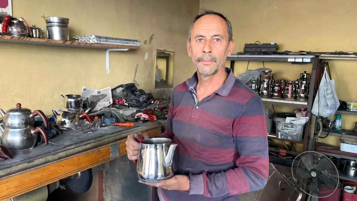Osmaniye'de Usta Tamirci, Mutfak Eşyalarına Ömür Katıyor