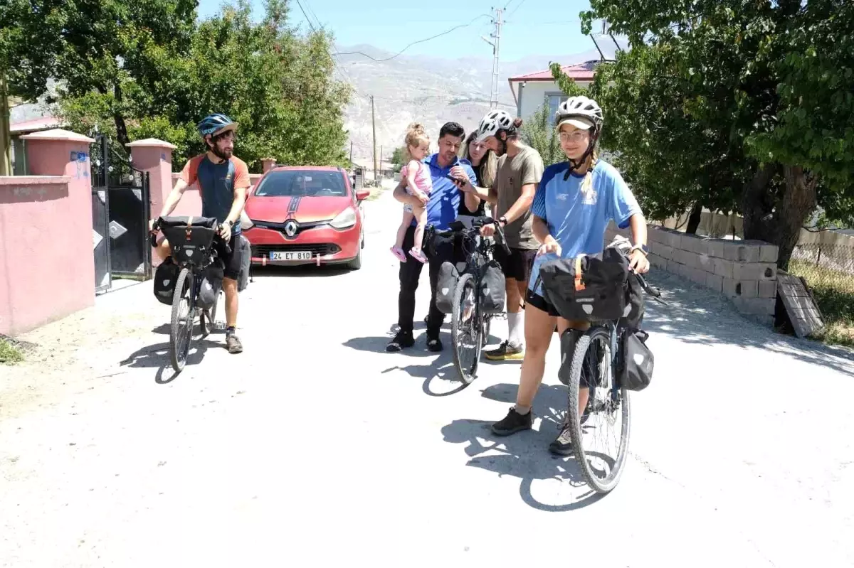Fransız Turistler Erzincan Tulum Peyniri'ni Keşfetti