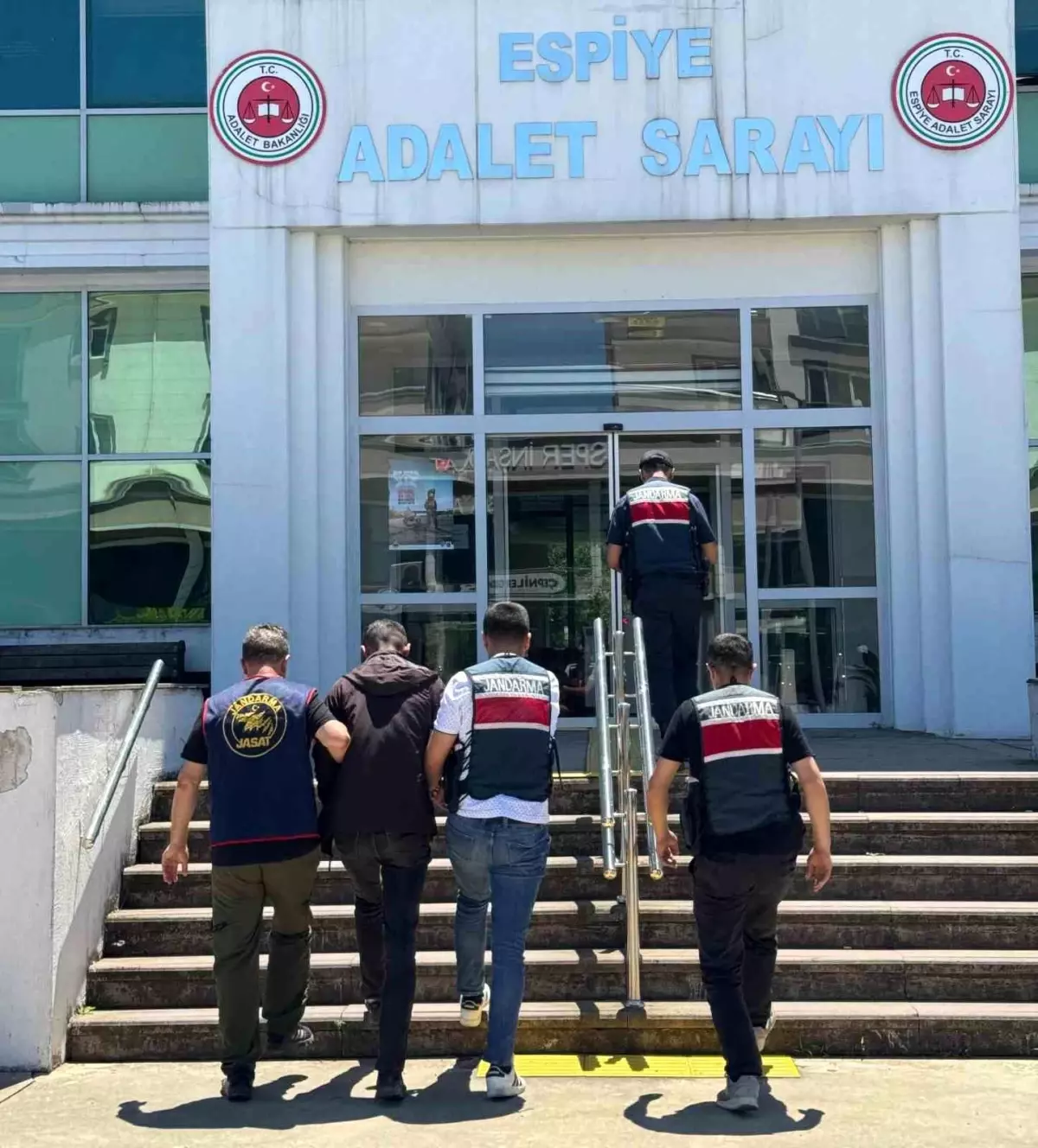 Giresun'da Hakkında Kesinleşmiş Hapis Cezası Bulunan Şahıs Yakalandı