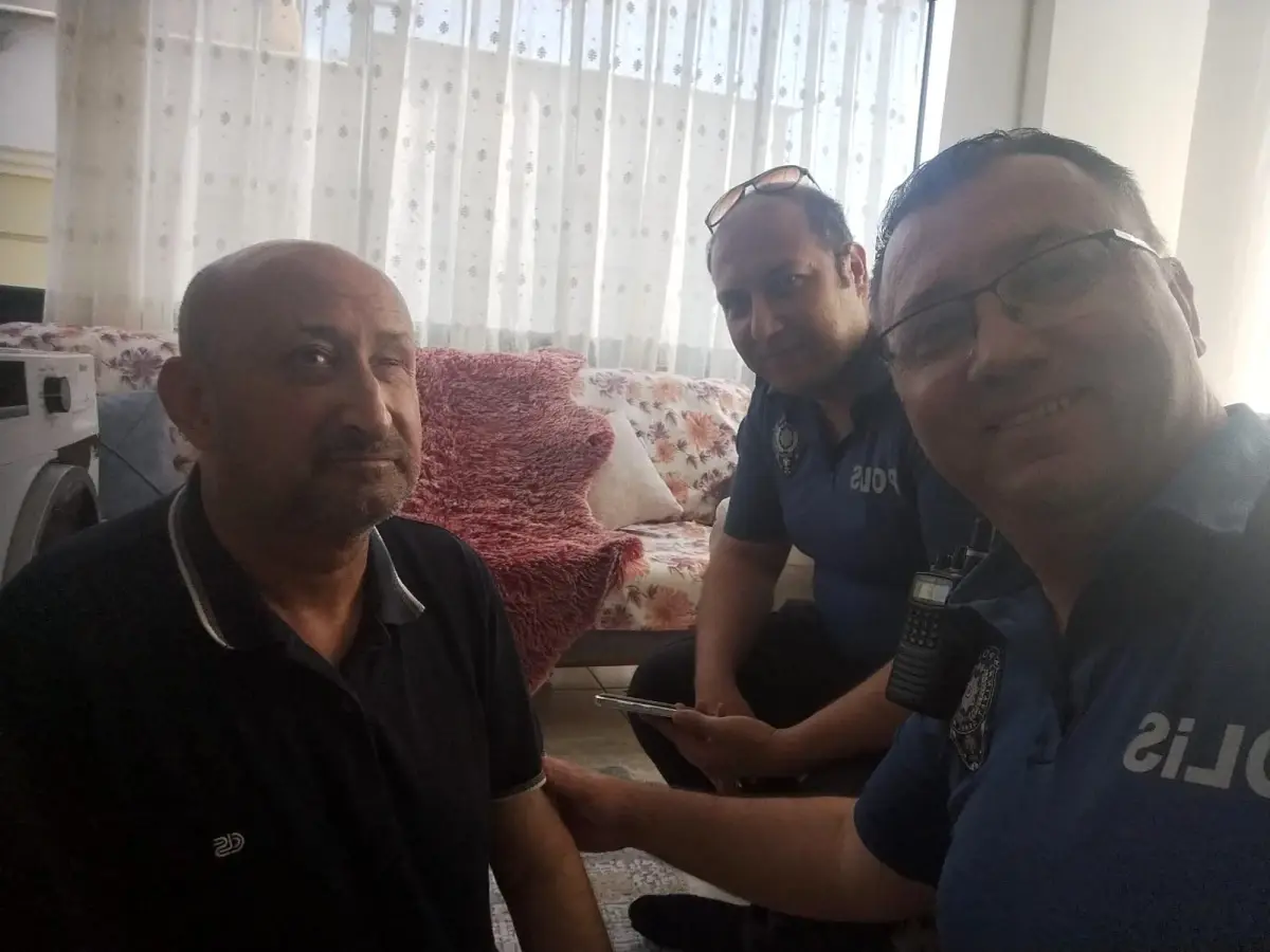 Görme Engelli Vatandaşa Banka İşlemlerinde Polis Desteği