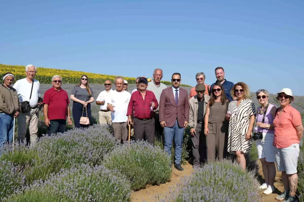 Tekirdağ'da Huzurevi Sakinlerine Lavanta Bahçesi Gezisi