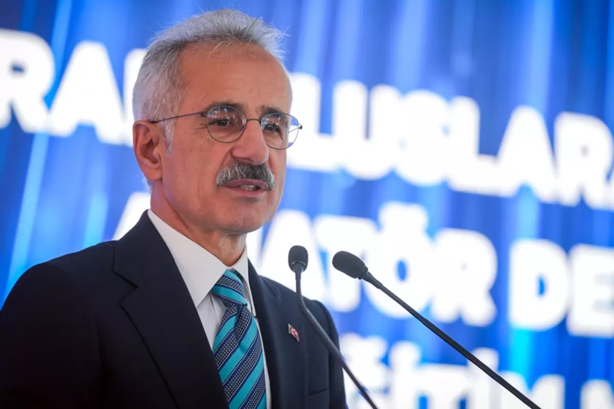 İran, Hürmüz Boğazı'nı kapatırsa Türkiye ne yapacak? Bakan Uraloğlu'ndan açıklama