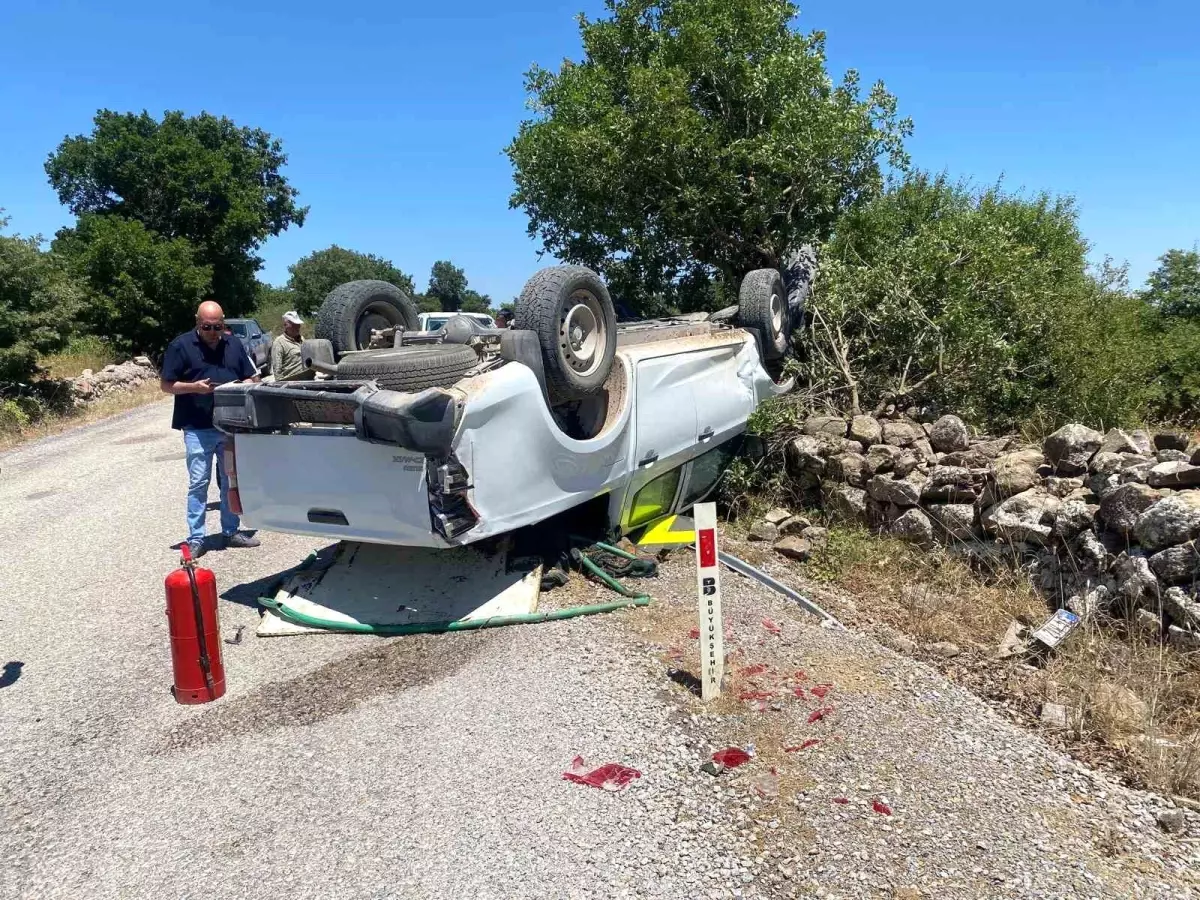Balıkesir'de Ters Dönerek Takla Atan Araçta Sürücü Yaralandı