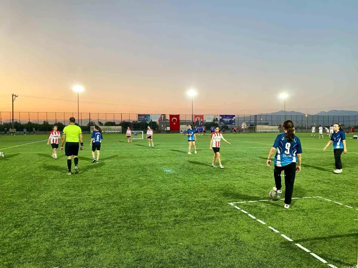 2. Sokaklar Bizim 5x5 Futbol Gençlik Kupası Bölge Finalleri Aydın'da Başladı