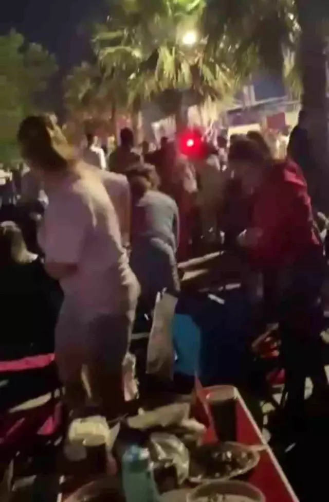 Fight at Merve Özbey concert! Police officer stabbed
