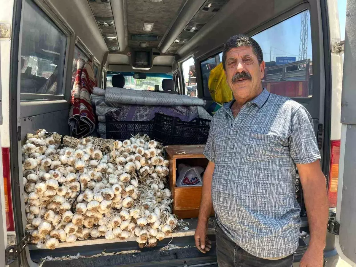 Ege'de Minibüsüyle Satış Yapan Esnaf Ali Can: 'Helalinden Ekmek Paramızı Kazanıyoruz'