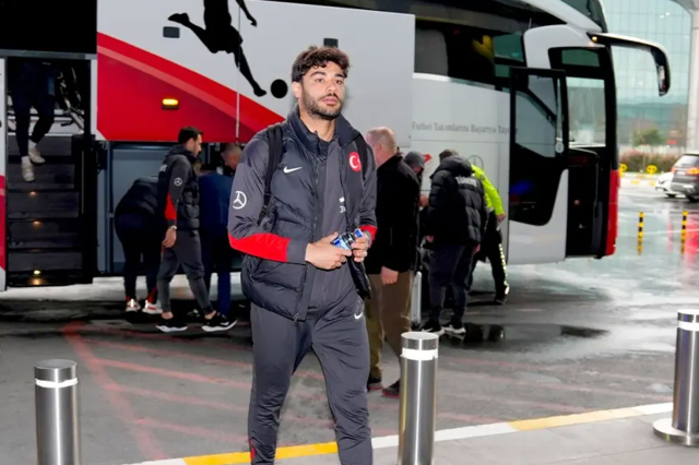 Rakam bile belli oldu! 25 yaşındaki yıldız Süper Lig'e geri dönüyor Rakam bile belli oldu! 25 yaşındaki yıldız Süper Lig'e geri dönüyor