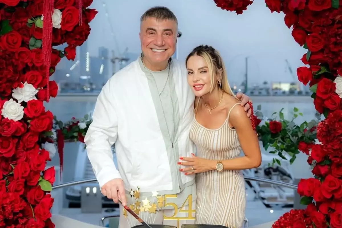Sedat Peker, doğum günü partisinde ortaya çıktı! Şarkıdaki sözler bir hayli manidar