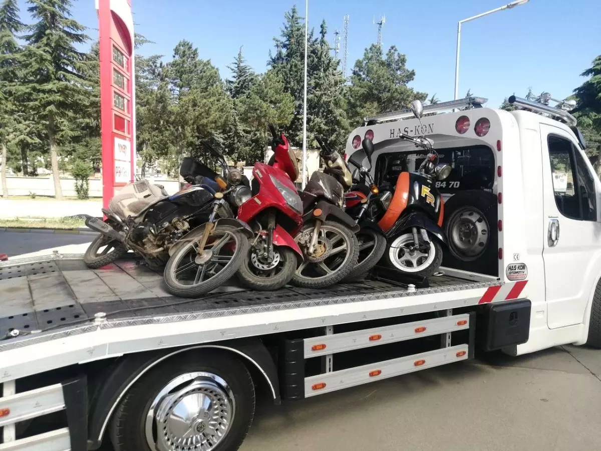 Yalvaç'ta Motosiklet Denetimleri: 6 Araç Trafikten Men Edildi