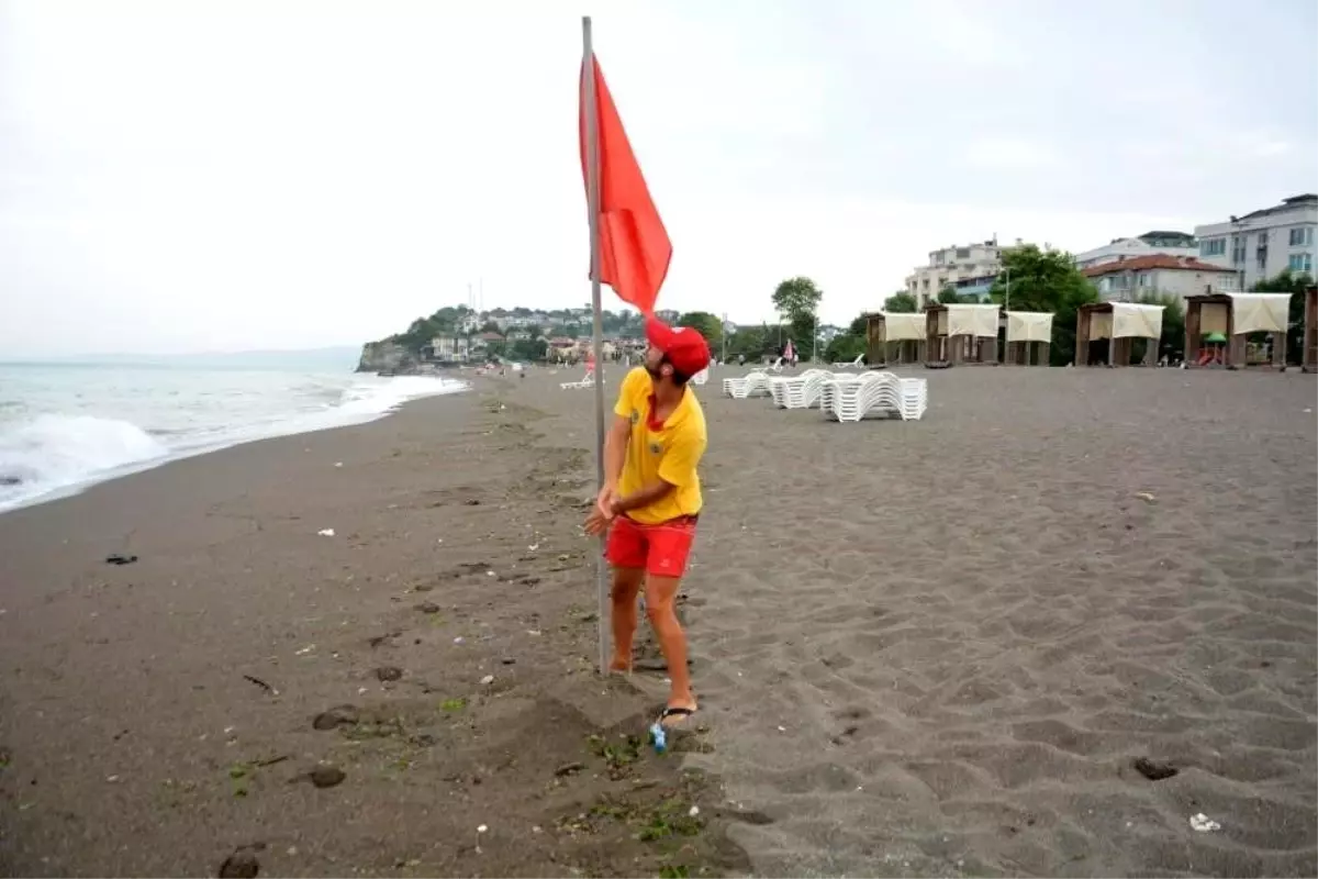 Düzce'de Olumsuz Hava Koşulları Nedeniyle Denize Girilmemesi Uyarısı