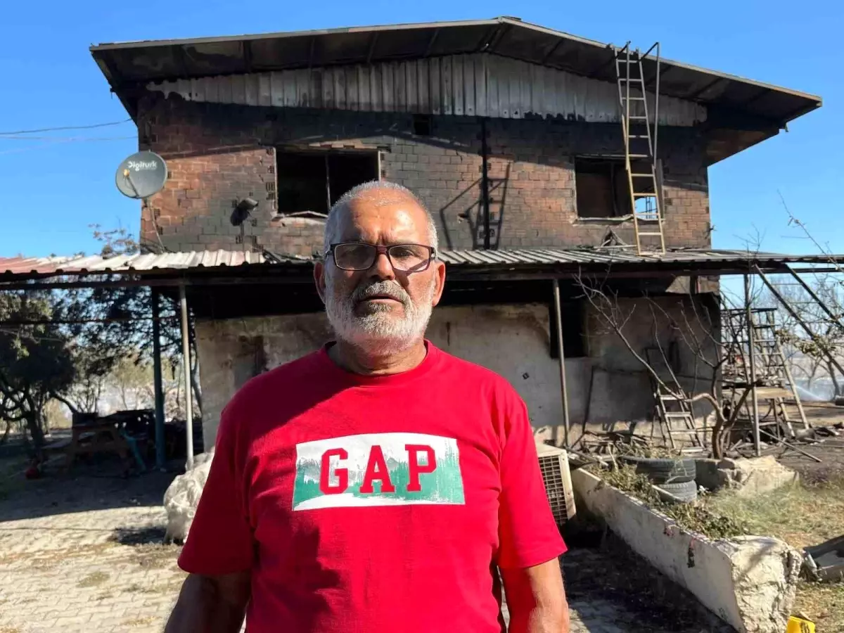 İzmir'de Orman Yangını: 1 Ev Kül Oldu