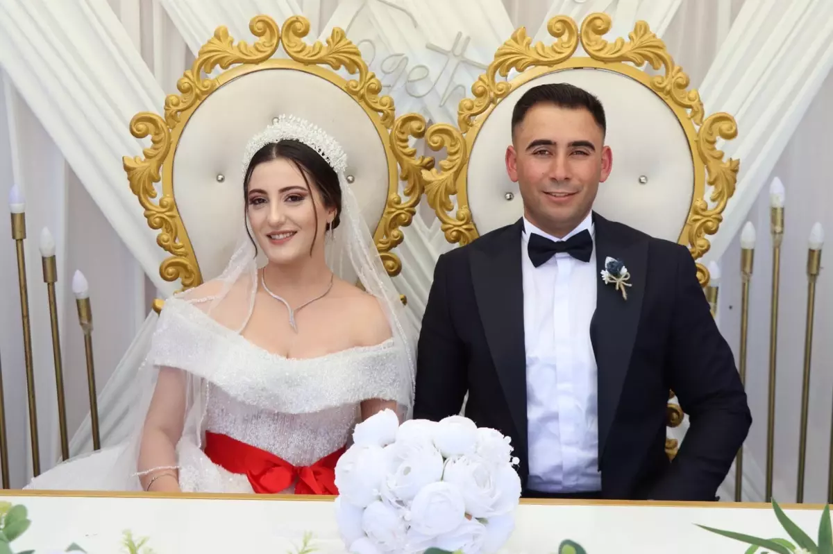 Şenkaya'da Geleneksel Düğün Coşkusu