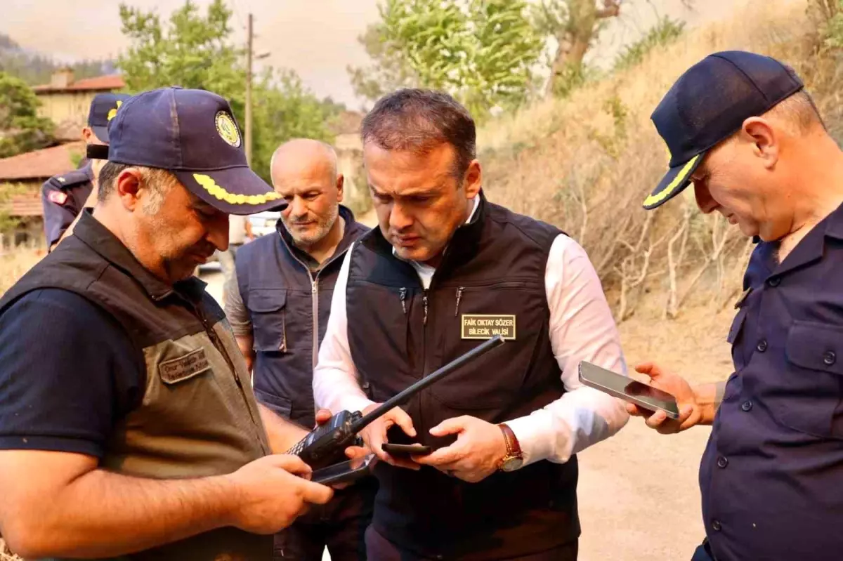 Sakarya'da Orman Yangını, 3 Köy Boşaltıldı