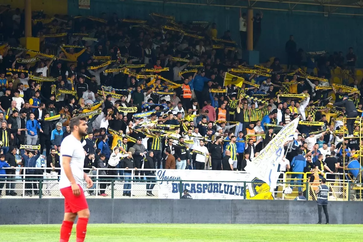 Binlerce Bucasporlu taraftarlar kulübe borcunu kapatmak için sokağa çıkıyor