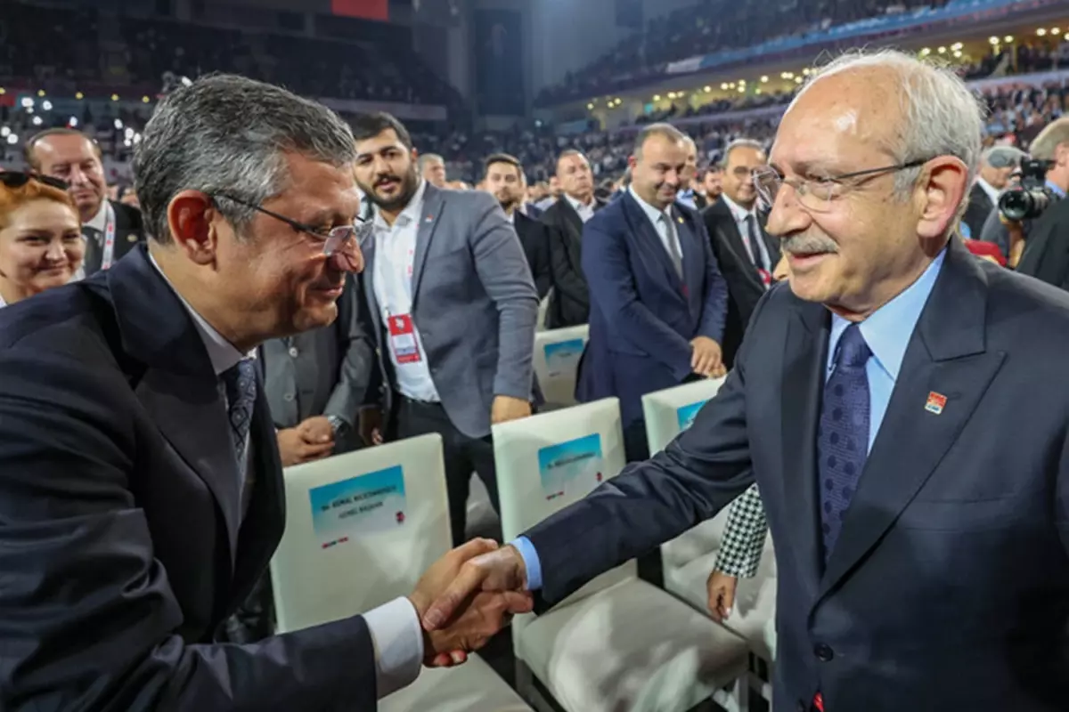 CHP’nin eski üç genel başkanından Kılıçdaroğlu’na çağrı: Özgür Özel’in yanında dimdik durun