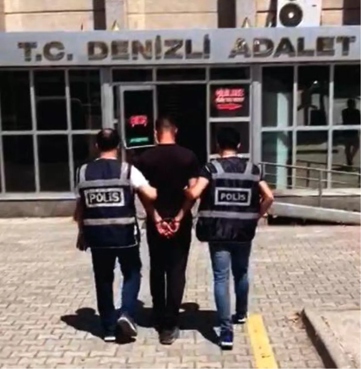 Denizli'de Hakkında Kesinleşmiş Hapis Cezası Olan 3 Firari Yakalandı