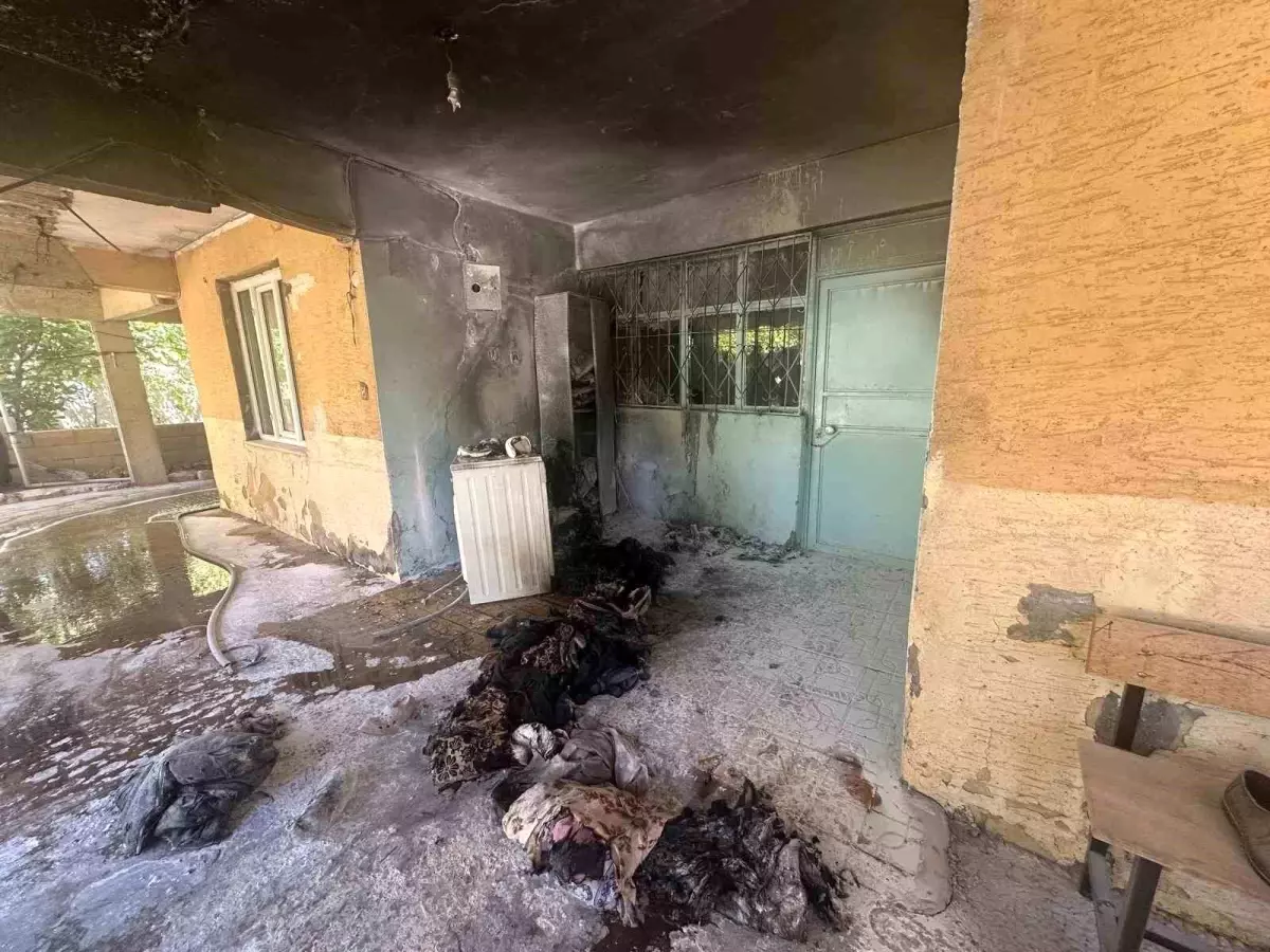 Adıyaman'da Elektrik Panosu Yangına Neden Oldu