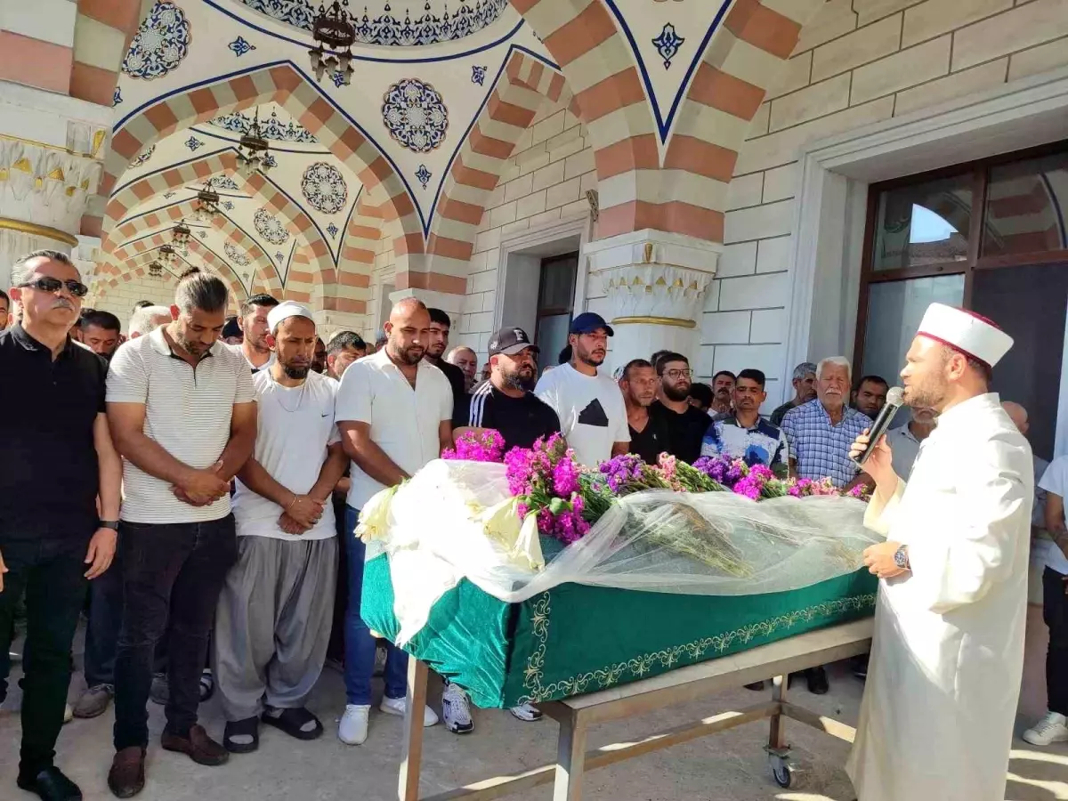 Sarıyer'de Eski Nişanlısı Tarafından Vurulan Hamile Kadın Toprağa Verildi