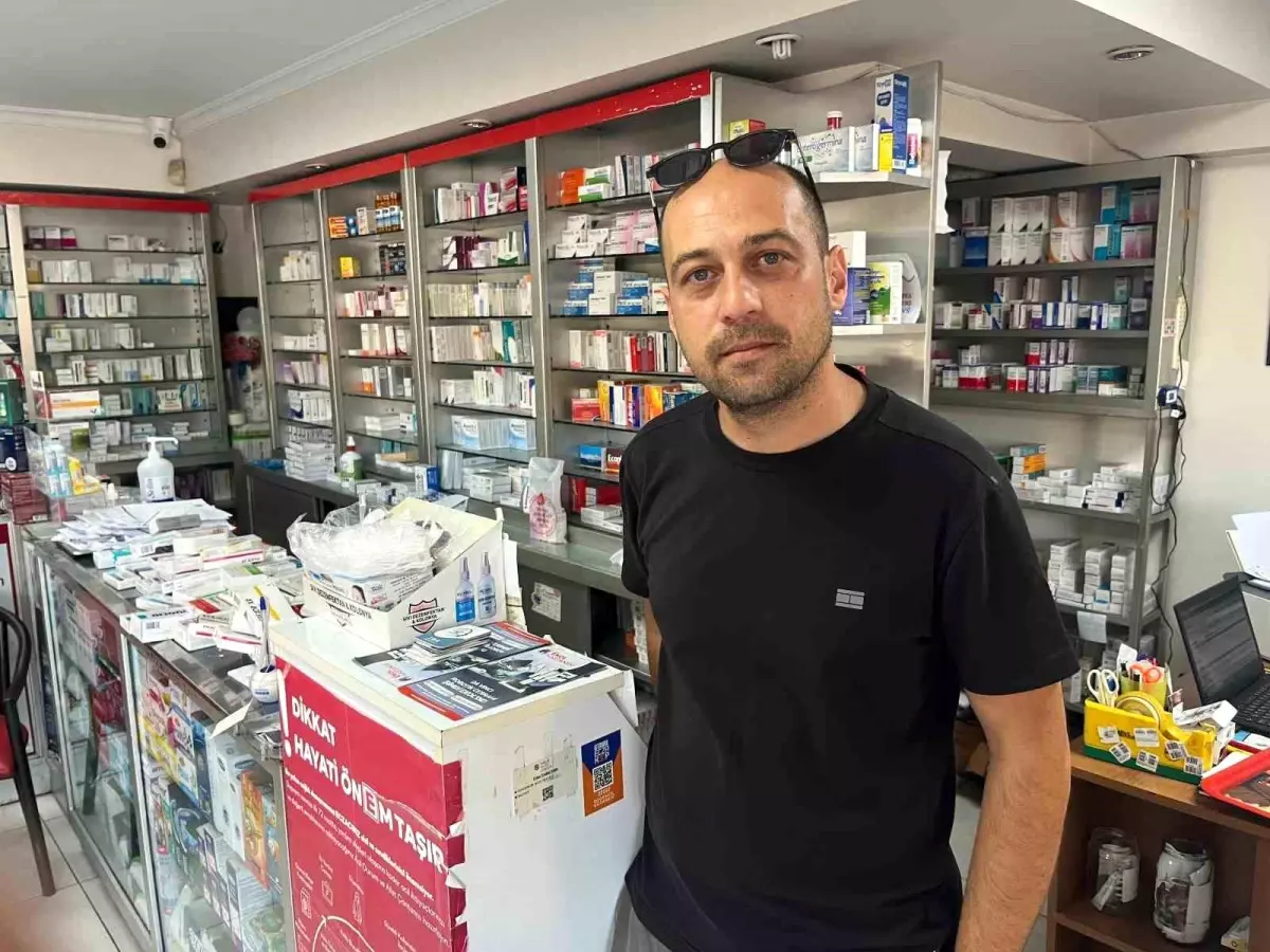 İzmir'de Eczaneye Yumurtalı Saldırı