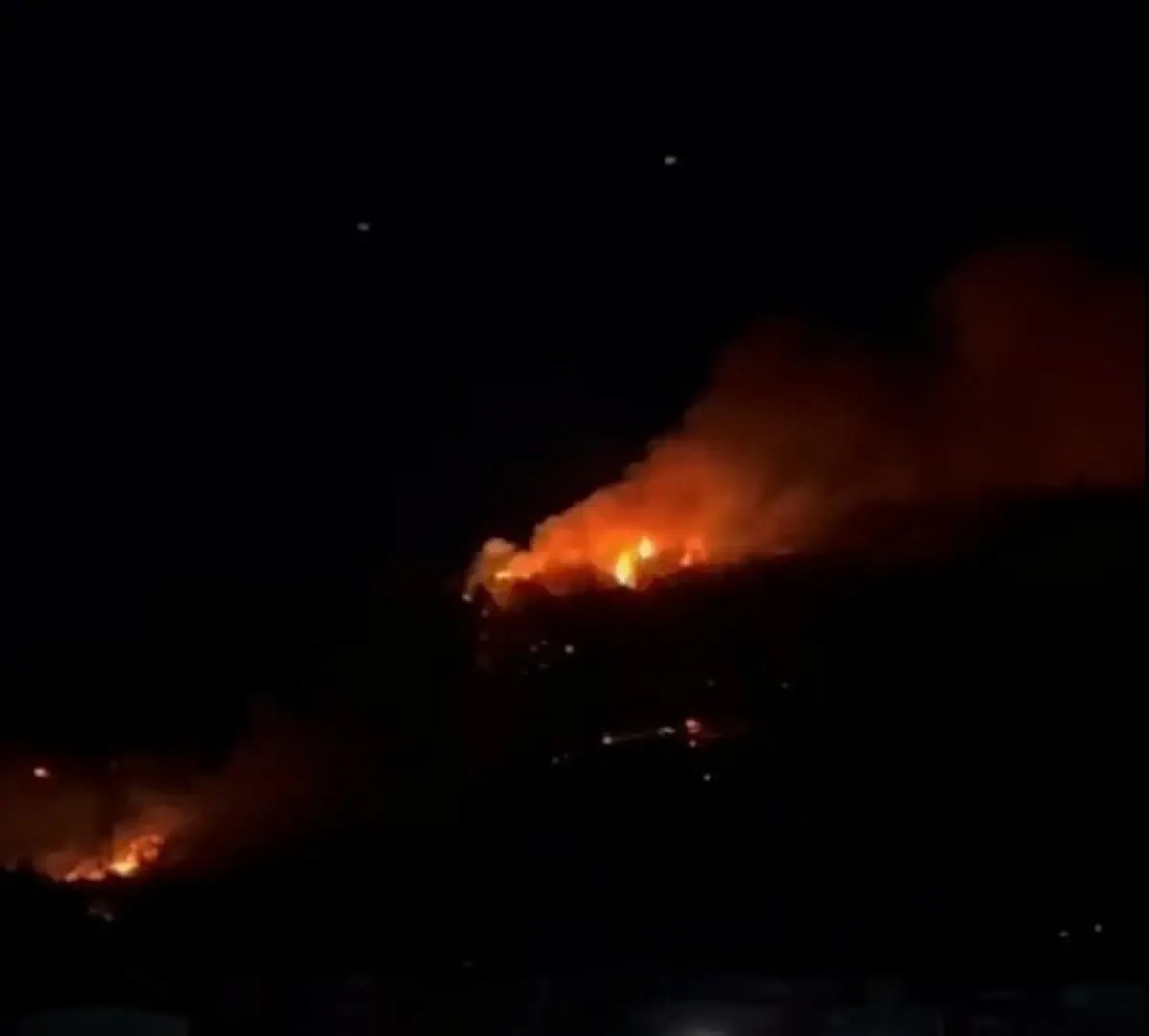 İzmir'de Yangın: Bozköy Mahallesi'nde Evler Yandı