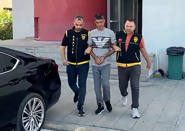 He introduced himself as 'commissioner' and scammed 2 million 440 thousand liras