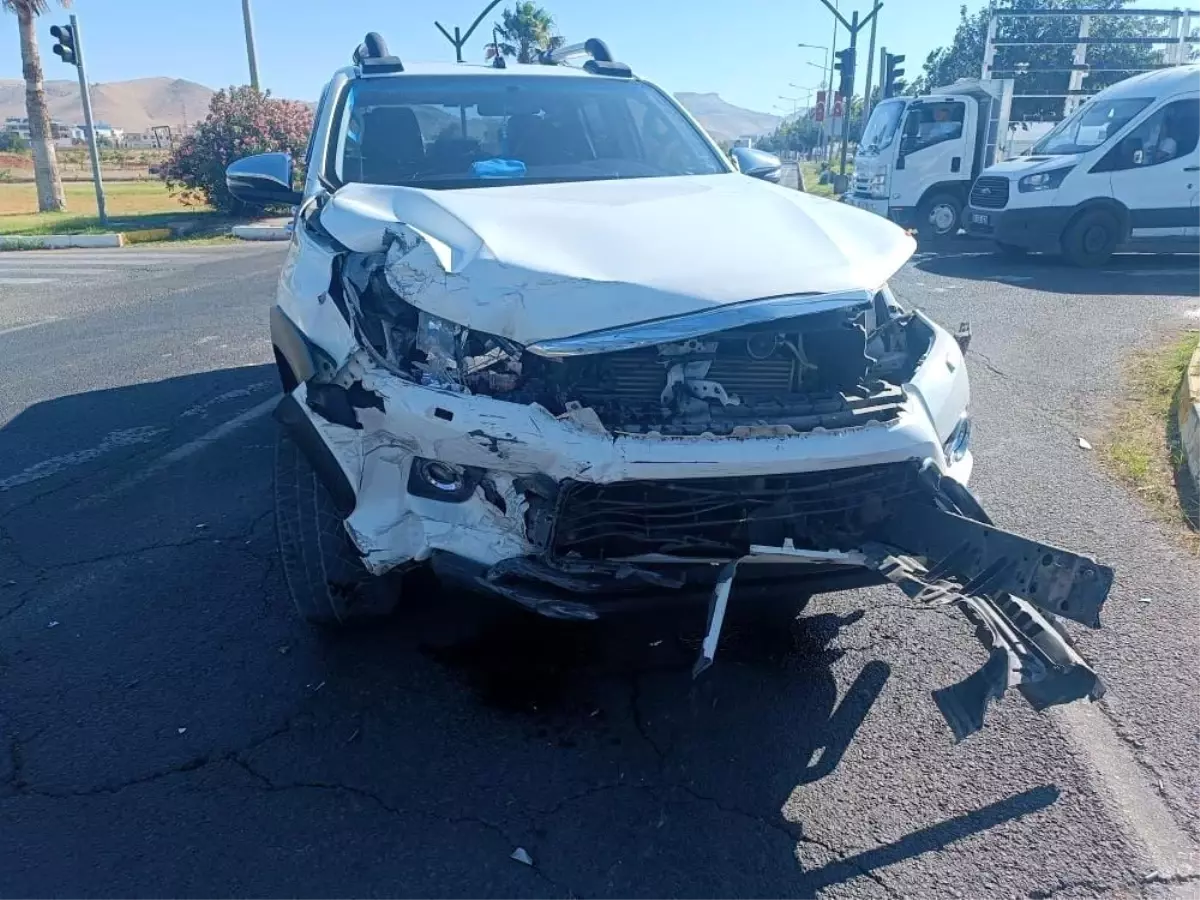 Mardin'de Trafik Kazası: 1 Yaralı