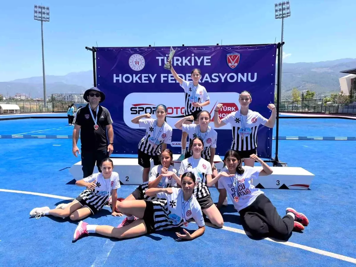 Ege Yıldızları Kadın Hokey Takımı, Türkiye Üçüncüsü Oldu
