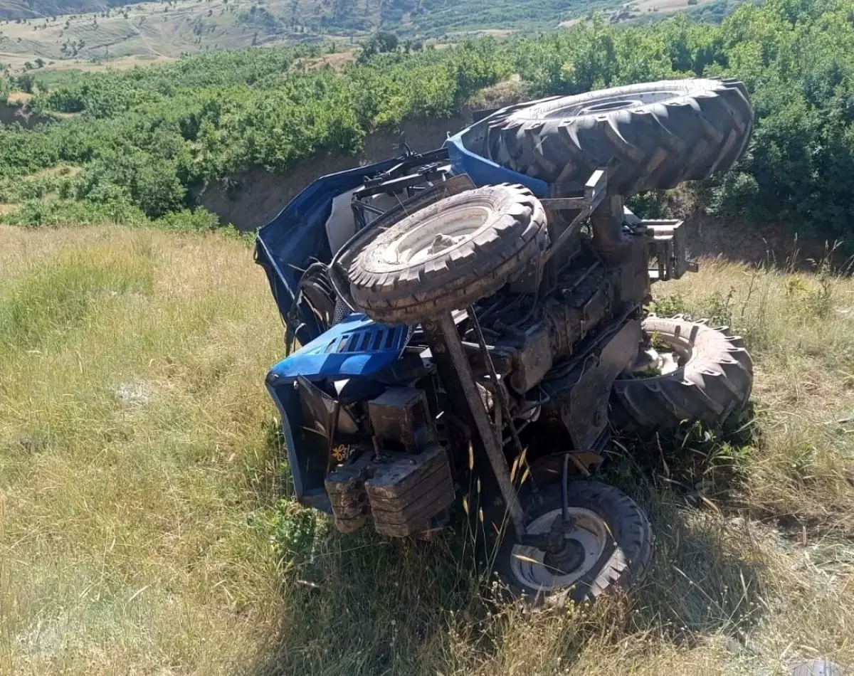Muş'ta Traktör Devrildi: 1 Yaralı