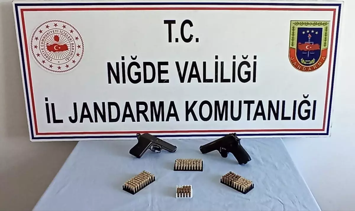 Niğde'de Ruhsatsız Tabanca ve Mermiler Ele Geçirildi