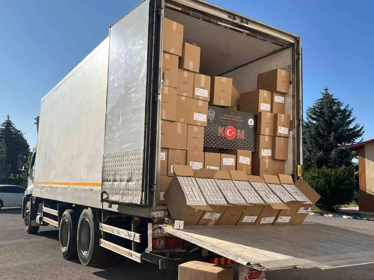 Kütahya'da 5 Milyon 980 Bin Kaçak Makaron Ele Geçirildi