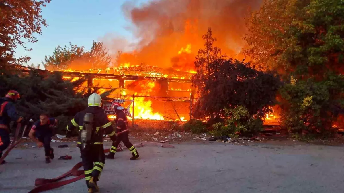 Sakarya'da Kafede Yangın Paniği