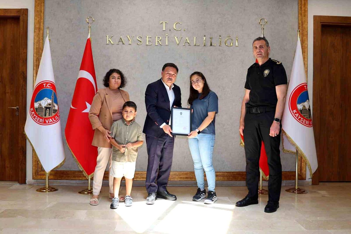 Şehit Birol'un ailesine 'Şehadet Belgesi' teslim edildi