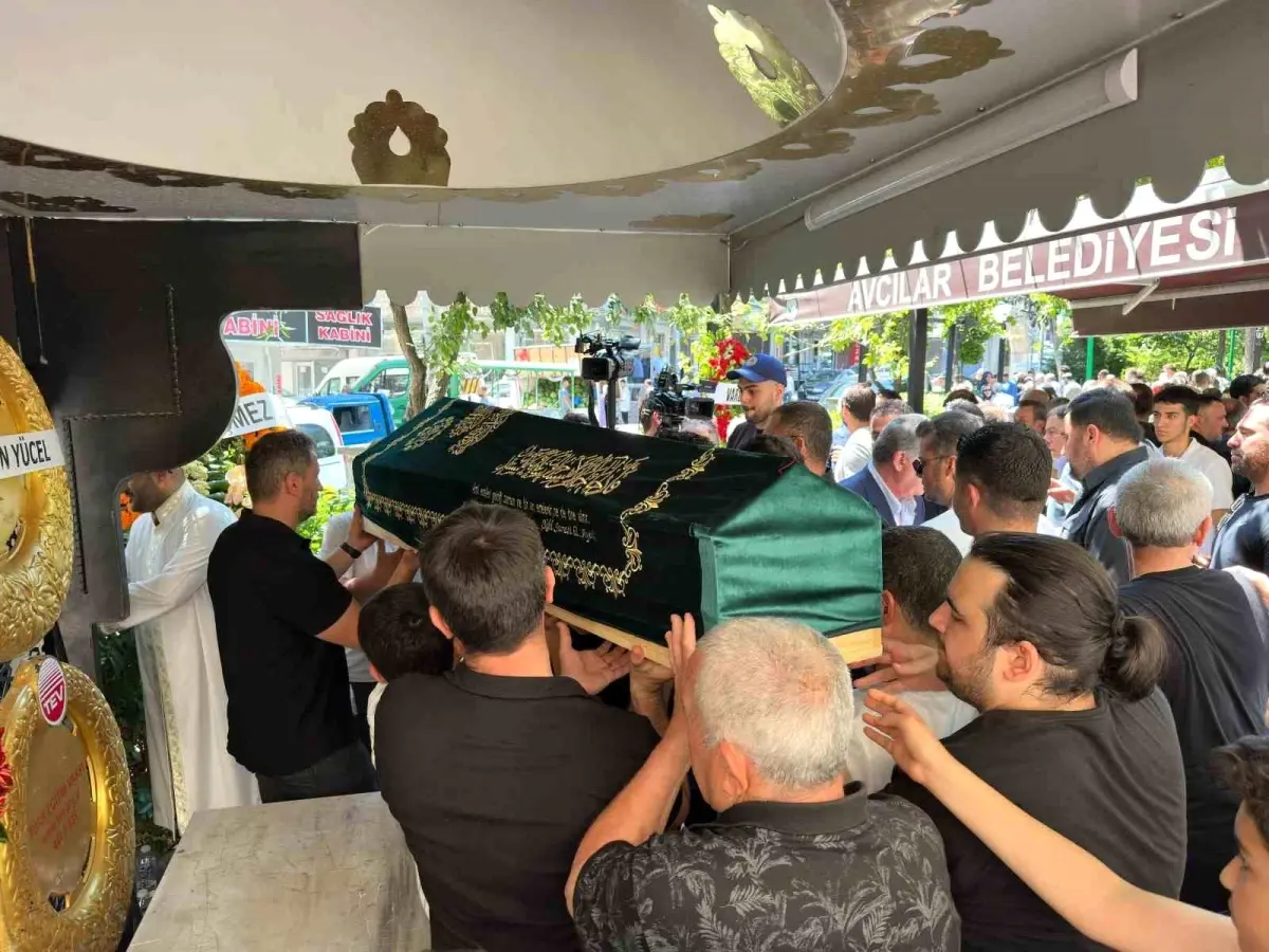 Beşiktaş Antrenörü Serdar Topraktepe'nin Ağabeyi Ayhan Topraktepe Son Yolculuğuna Uğurlandı