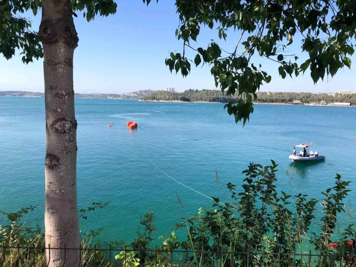 Adana'da Yangın Söndürme Uçağının Enkazı Göl Tabanından Çıkartıldı
