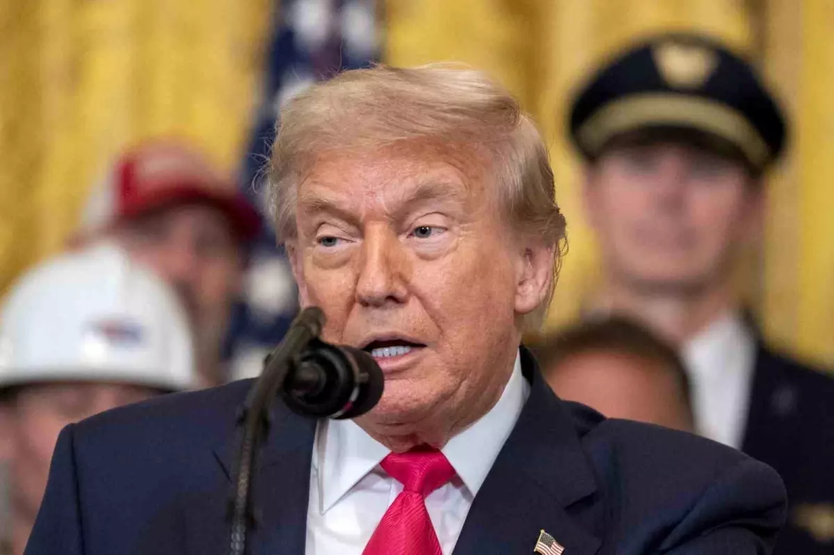 Trump, Çin ile Ticaret Anlaşması İmzaladıklarını Açıkladı