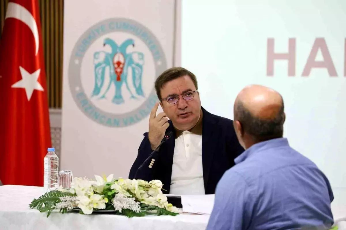 Erzincan Valisi Hamza Aydoğdu, Halk Günü Toplantıları ile Vatandaşların Sorunlarını Dinliyor
