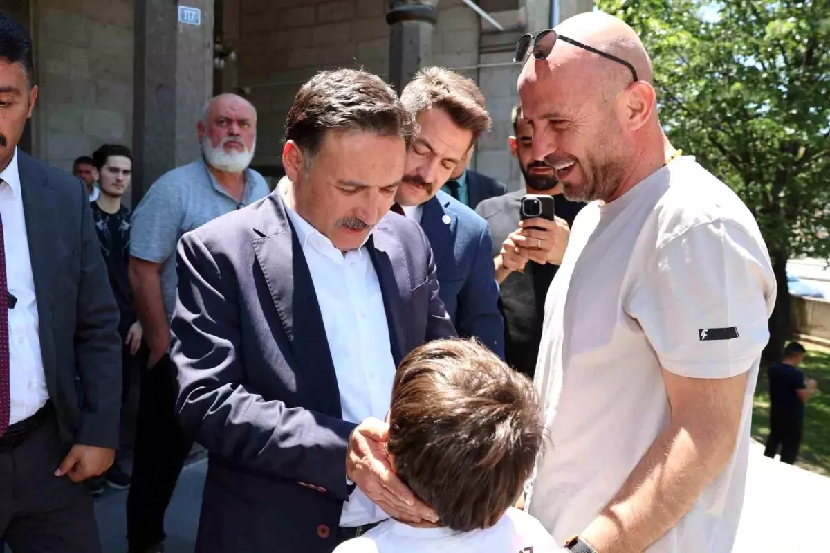 Kayseri Valisi Çiçek, Vatandaşlarla Buluşmaya Devam Ediyor