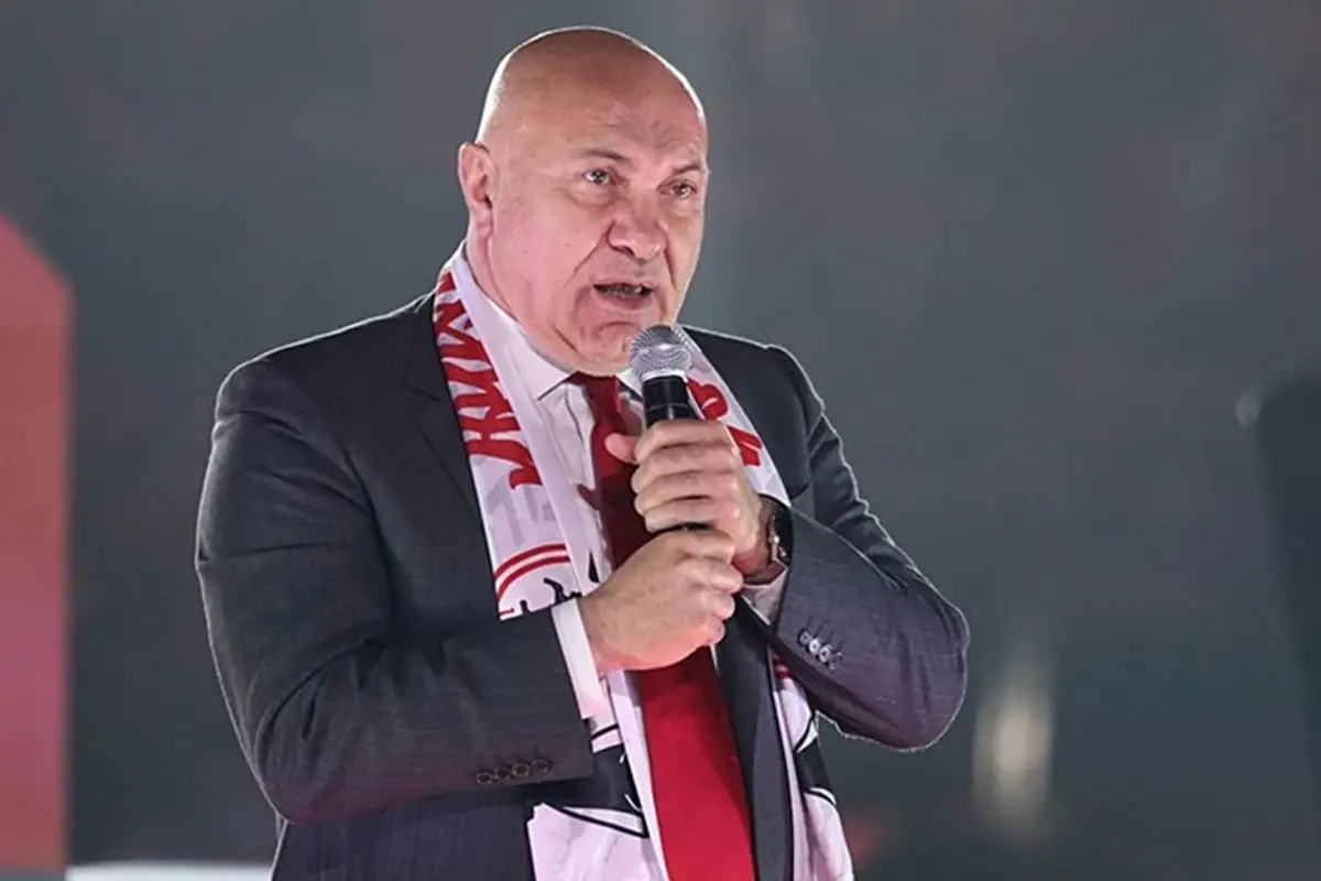 Yüksel Yıldırım 115 yıllık kulübün logosunu değiştirdi