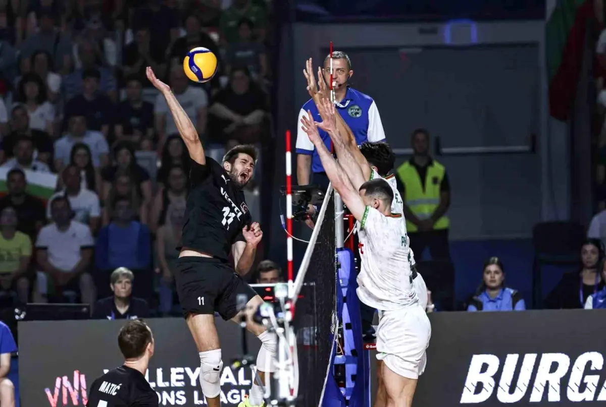 A Milli Erkek Voleybol Takımı Bulgaristan'ı 3-0 Mağlup Etti