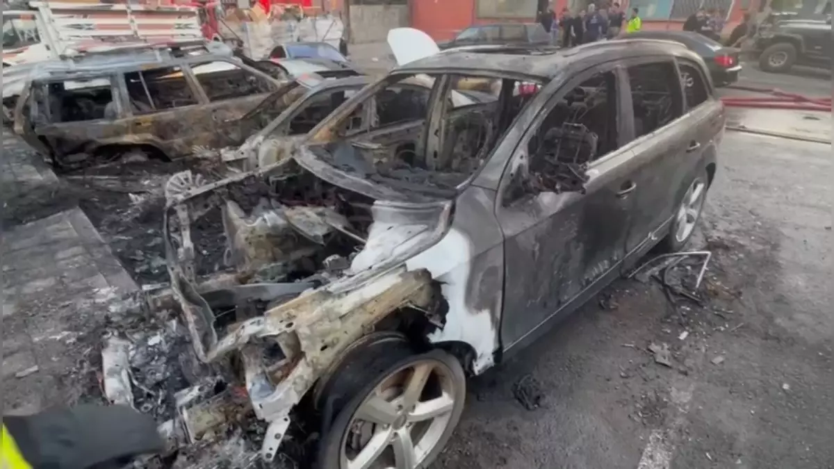 Ataşehir'de Sanayi Sitesinde Yangın: Şüpheli Kişi İnceleniyor