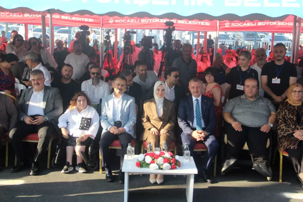 Bakan Göktaş: 5 bin 777 olan engelli kamu çalışanı sayısını 73 bin 800'e çıkardık