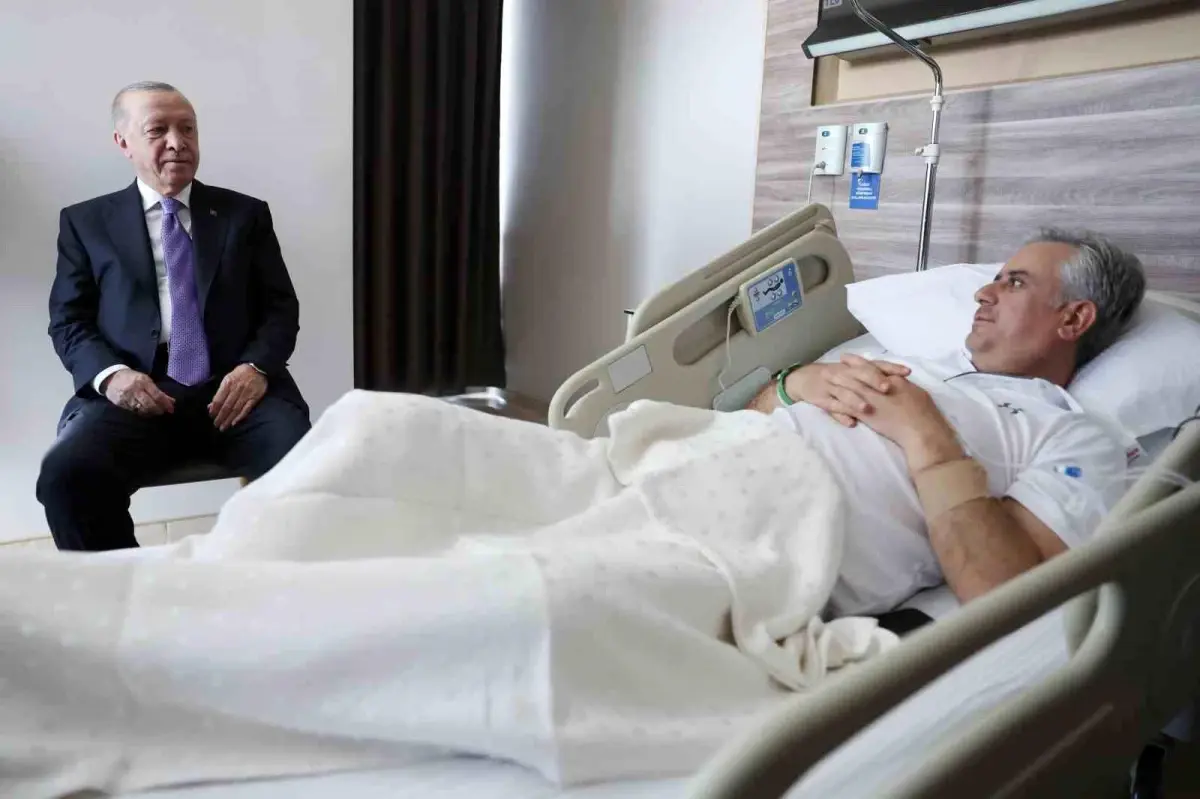 Cumhurbaşkanı Erdoğan'dan AK Parti Genel Başkan Yardımcısı Yalçın'a "geçmiş olsun" ziyareti