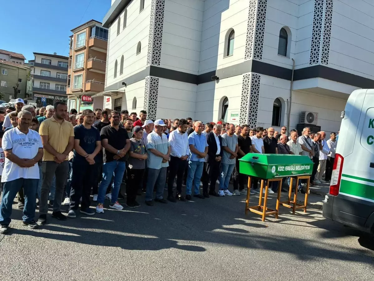 Boğulma Olayında Hayatını Kaybeden Çocuk, Son Yolculuğuna Uğurlandı