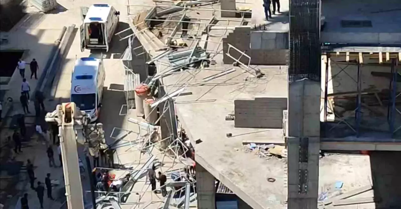 Elazığ'da İnşaat İskelesi Çöktü: 2 İşçi Yaralandı