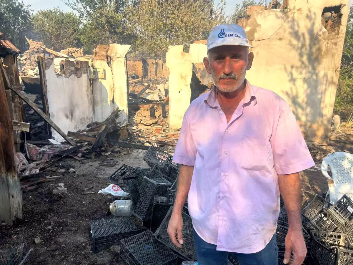 Bilecik'te Yangında Evini Hortumla Kurtaran Vatandaşın Mücadelesi